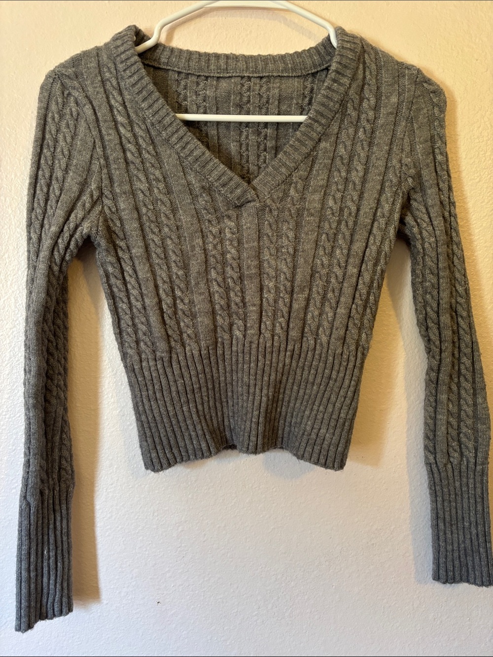 Womans Gray Cable Knit V Neck Cropped Sweater, Size S